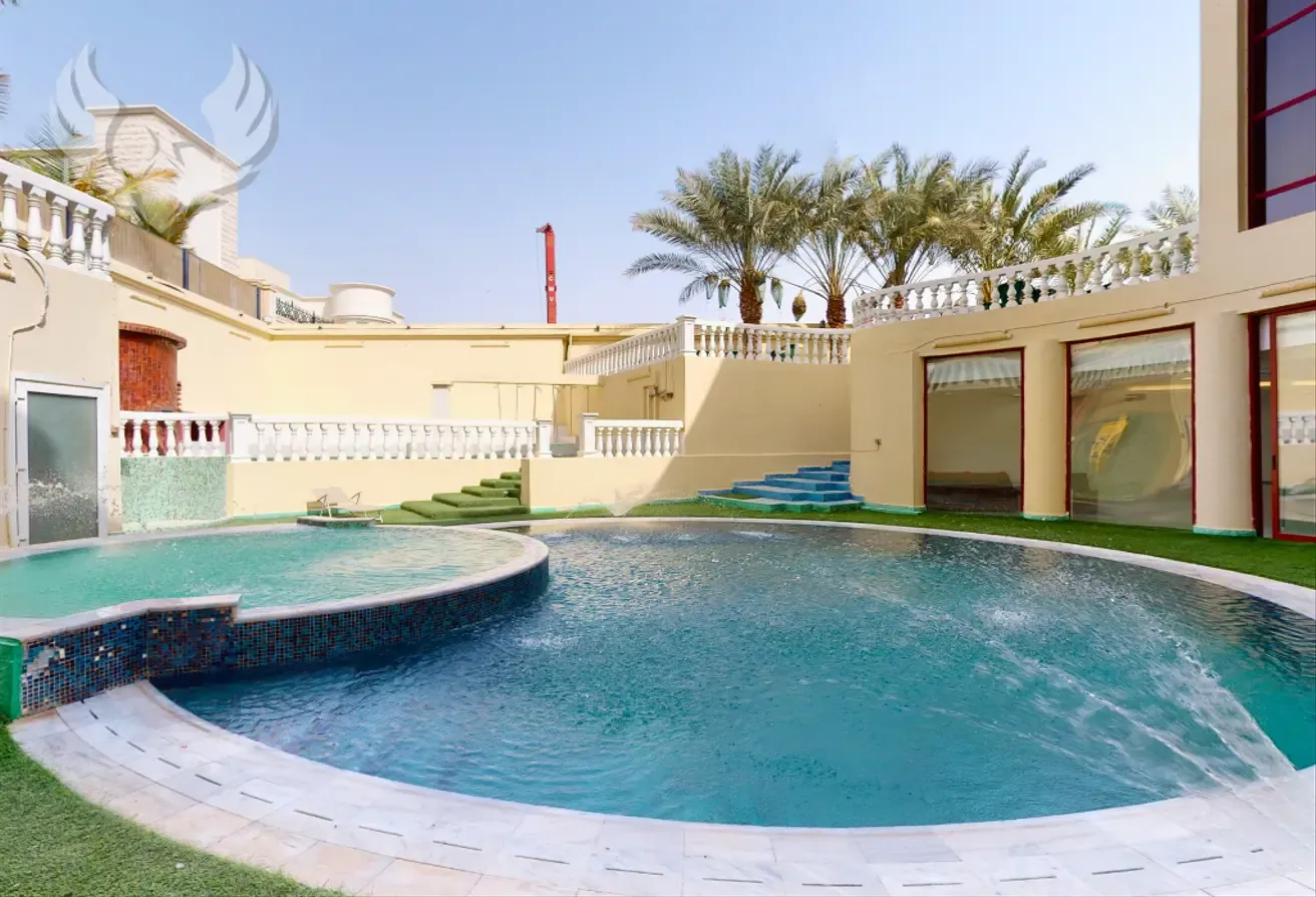 Ultra Luxury w/ Elevator | Pool | Jacuzzi | Cinema