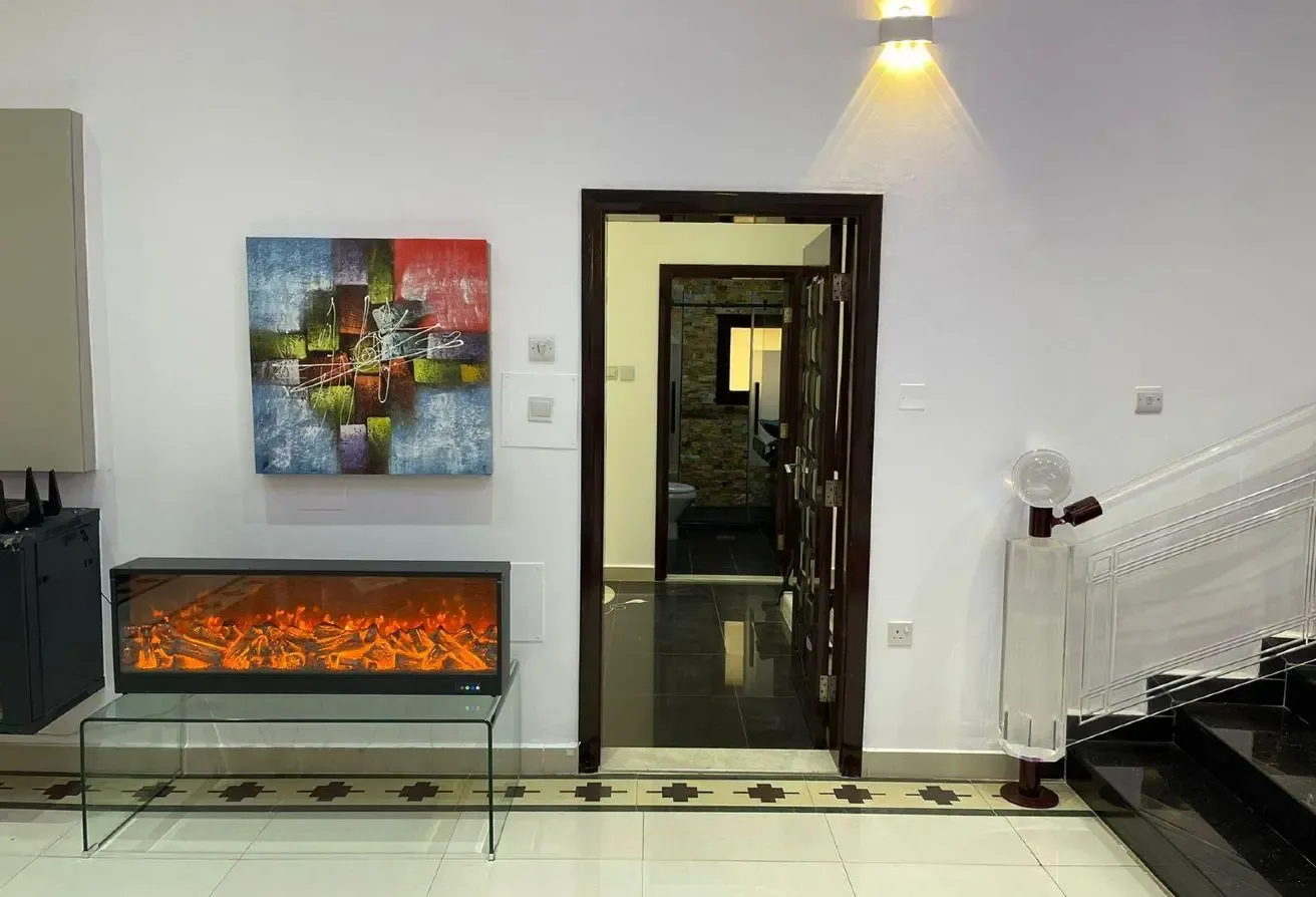 Lake-Facing Villa in Emirates Hills | 8+ Bedrooms