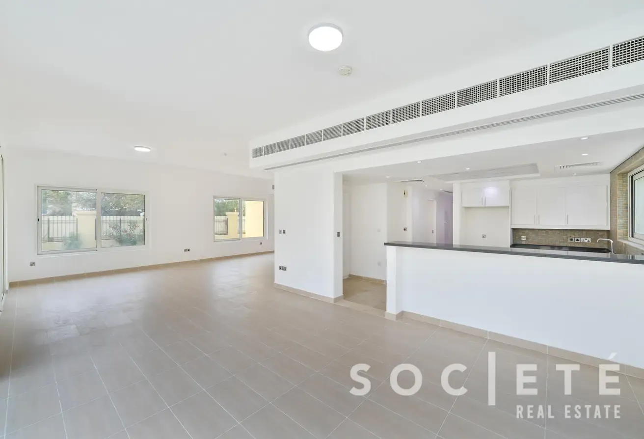 Corner Villa| Stunning Private Pool |New in Market