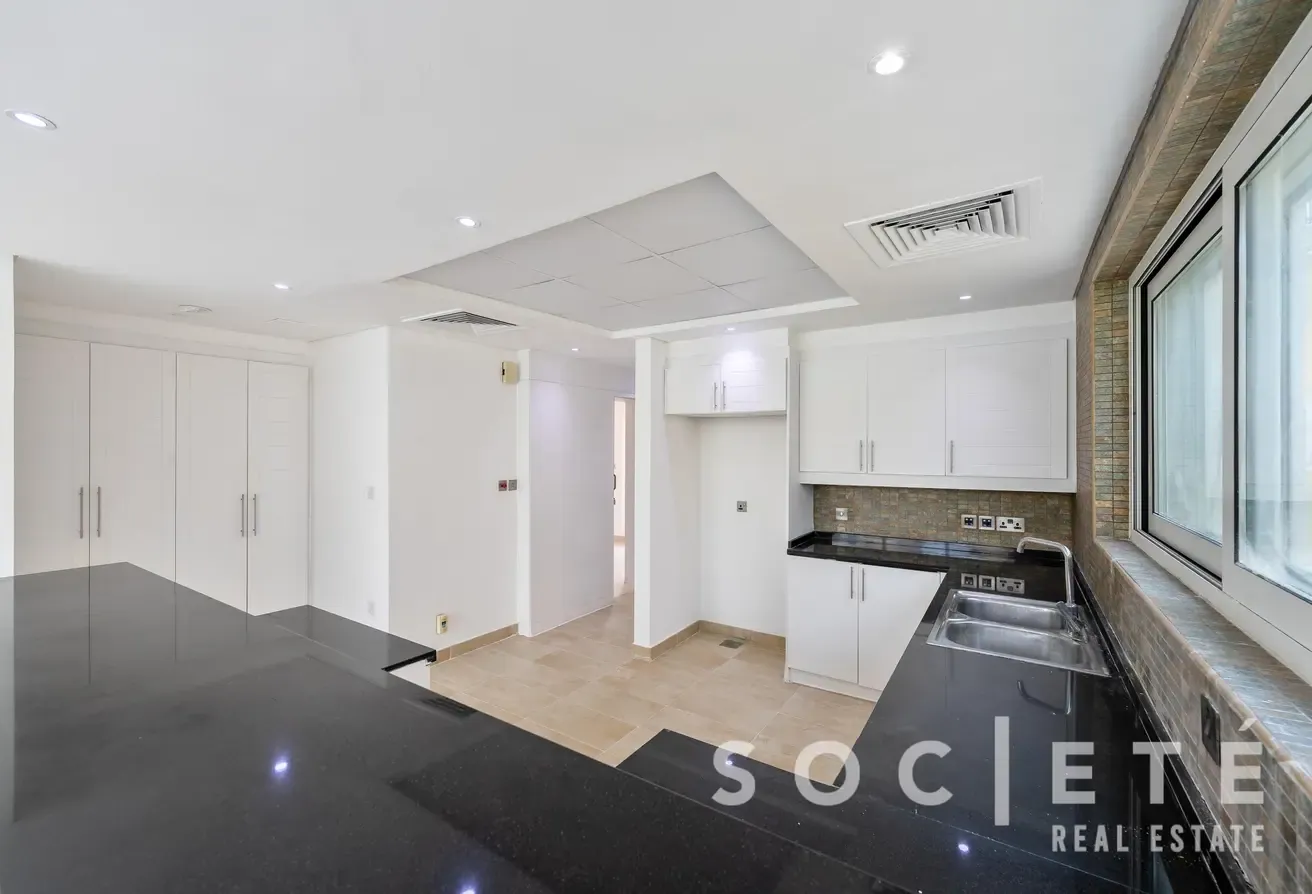 Corner Villa| Stunning Private Pool |New in Market