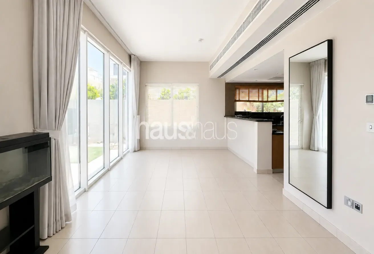 D9 | Well Maintained | Non Road/ Cables | Central