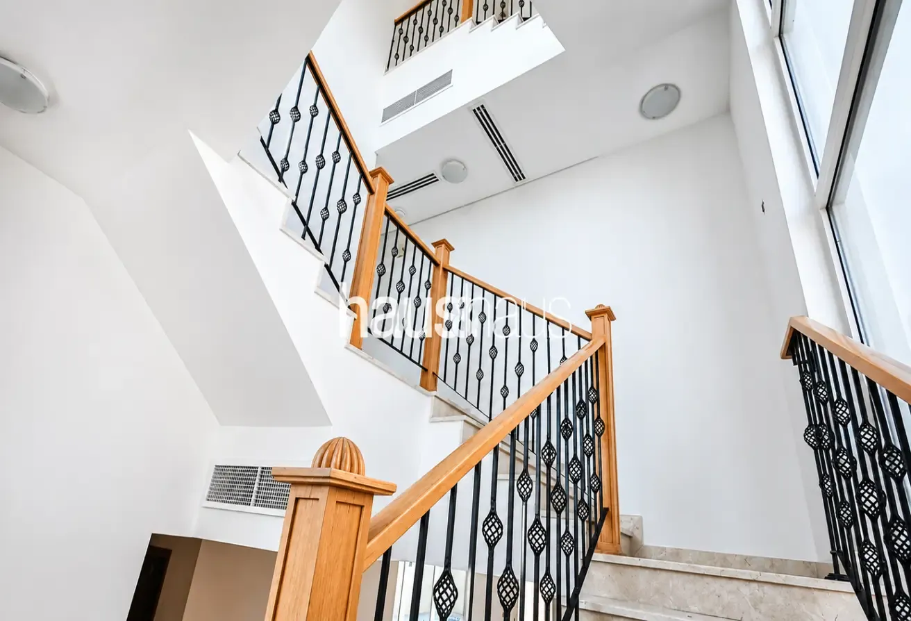 D9 | Well Maintained | Non Road/ Cables | Central