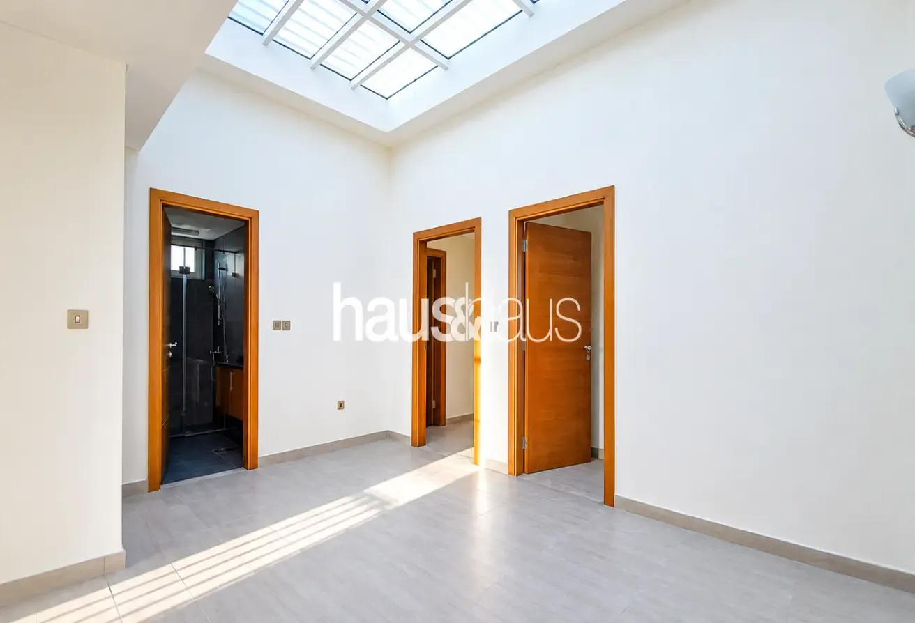 D9 | Well Maintained | Non Road/ Cables | Central