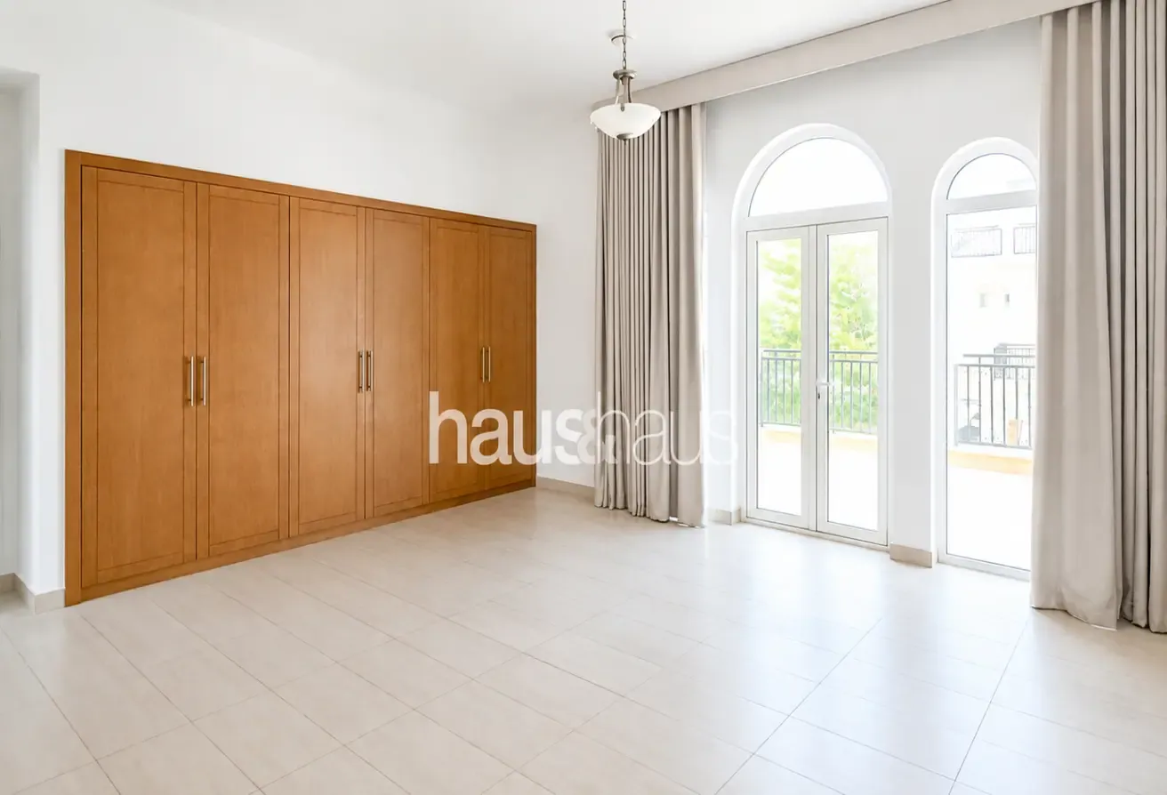 D9 | Well Maintained | Non Road/ Cables | Central