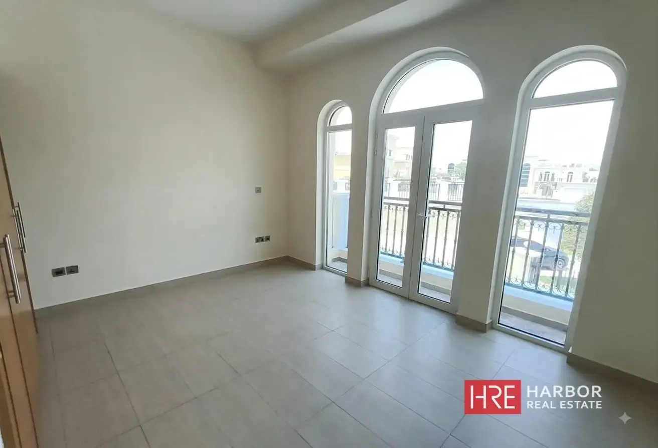 4BR Corner Villa | G+1 | Expansive Garden
