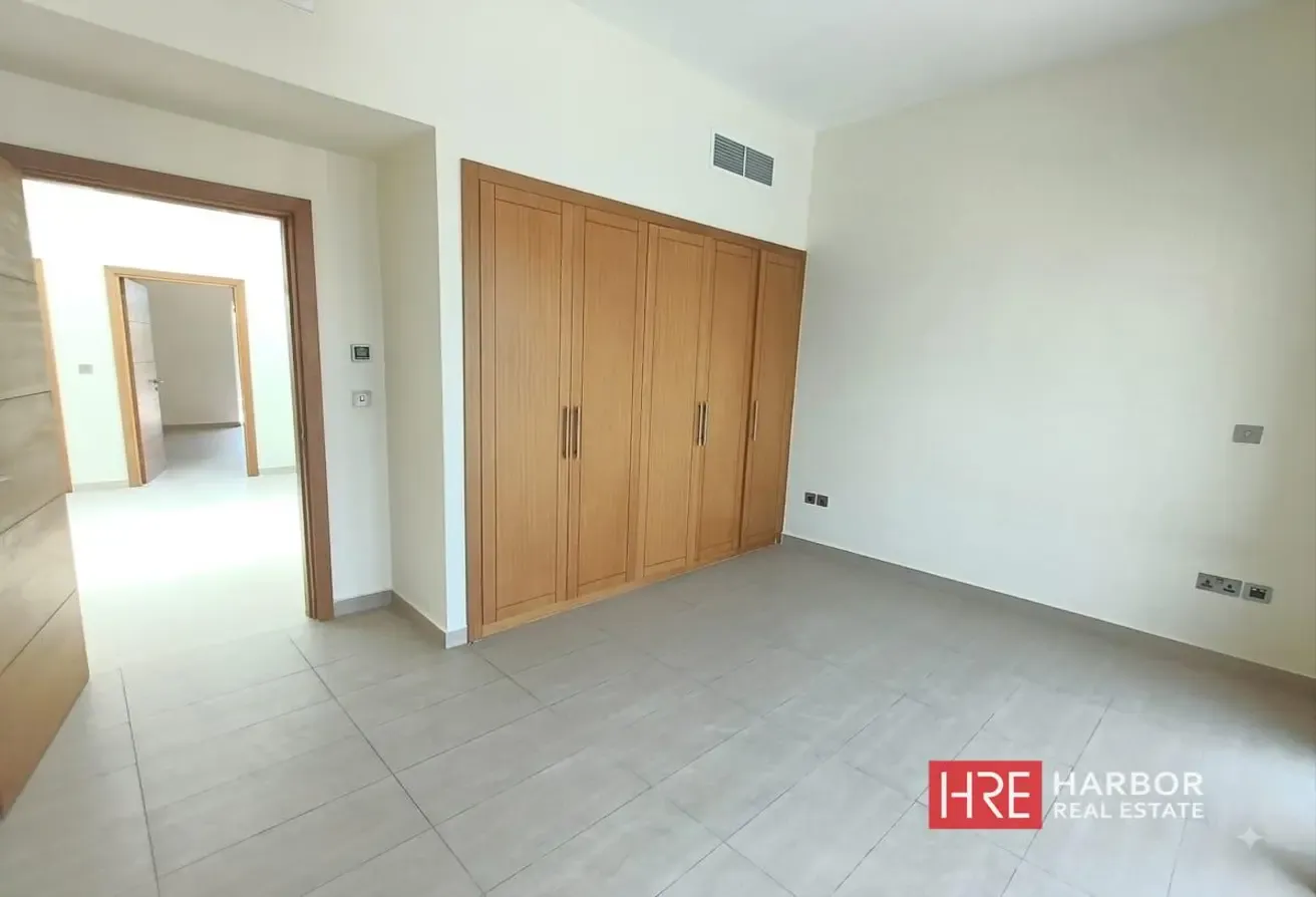 4BR Corner Villa | G+1 | Expansive Garden