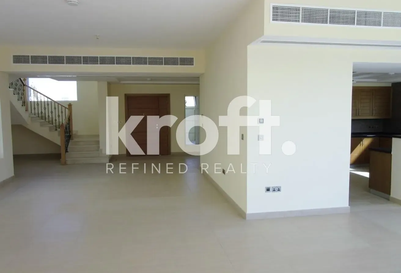 Vacant | Single Row | Spacious Plot | Pet Friendly