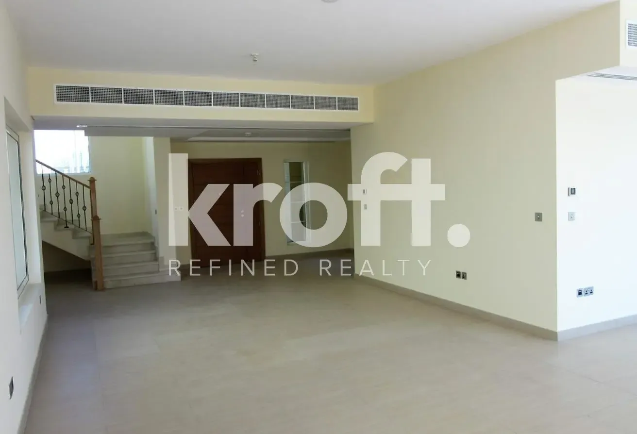 Vacant | Single Row | Spacious Plot | Pet Friendly