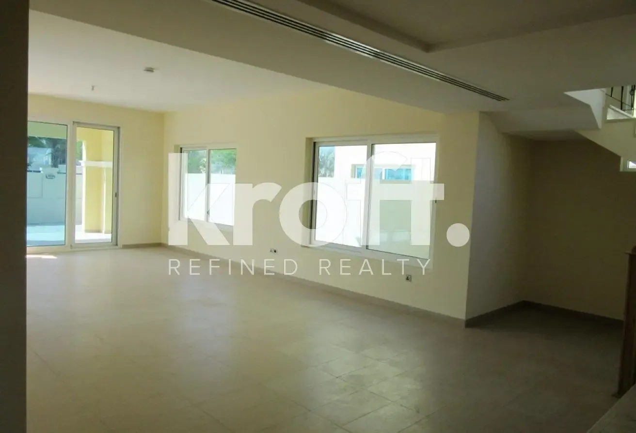 Vacant | Single Row | Spacious Plot | Pet Friendly