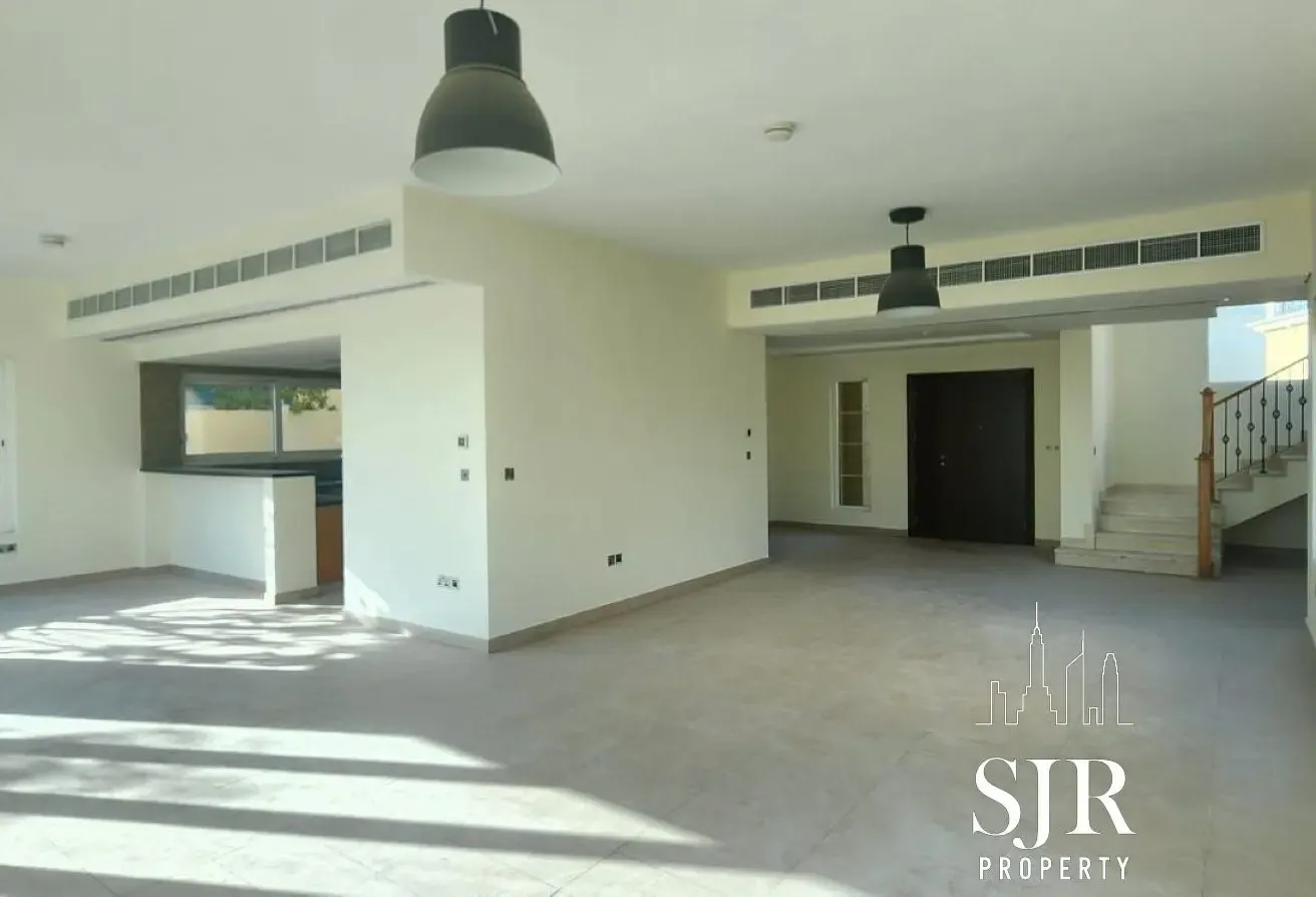 Single Row | Private location | keys in hand