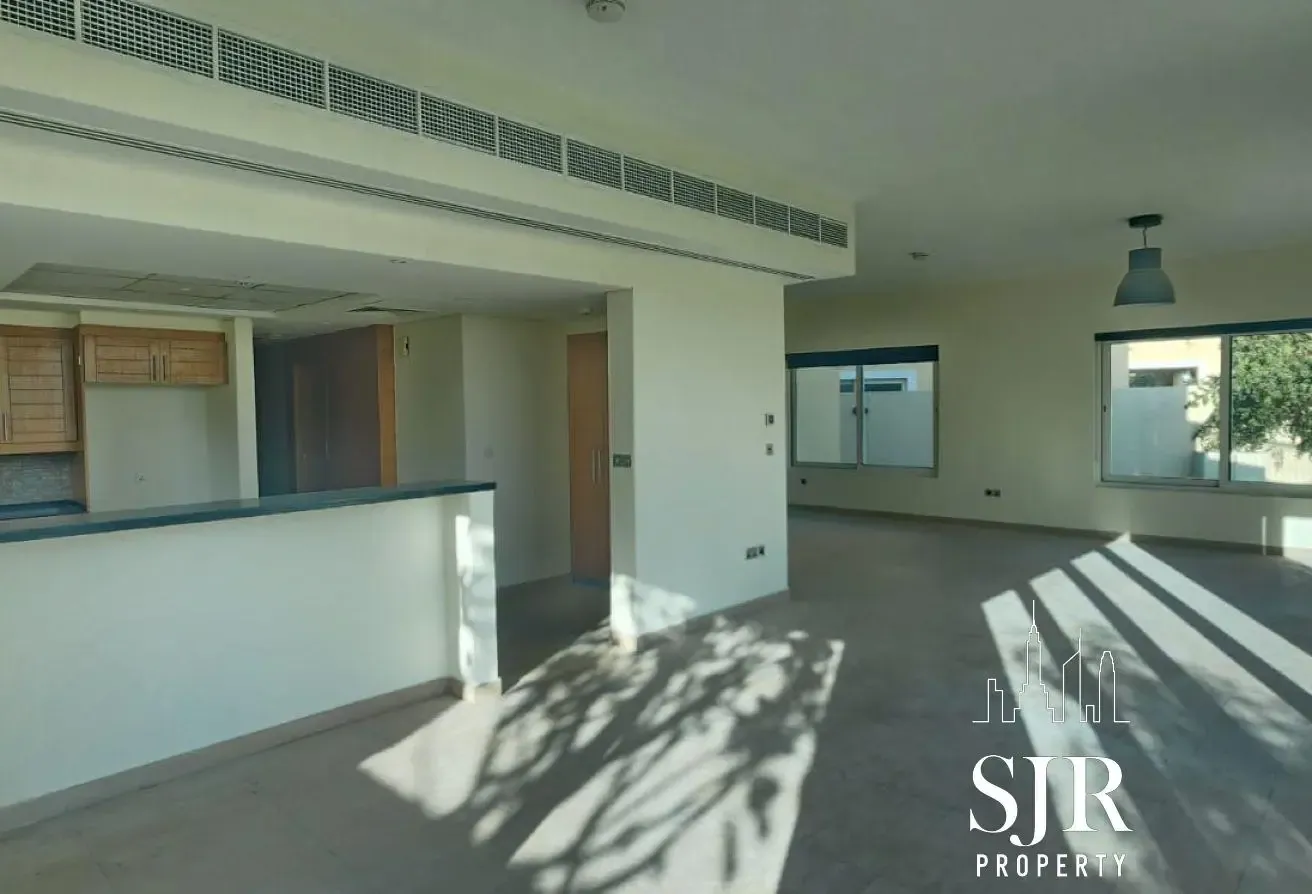 Single Row | Private location | keys in hand
