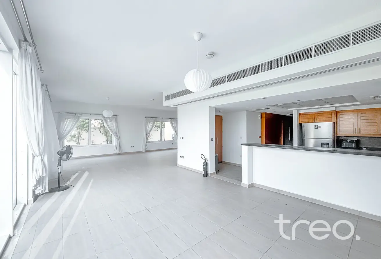 Corner Plot | Private Pool | Great Location