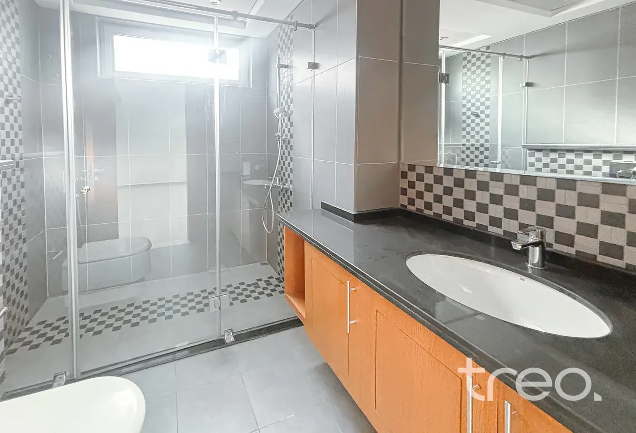 Corner Plot | Private Pool | Great Location