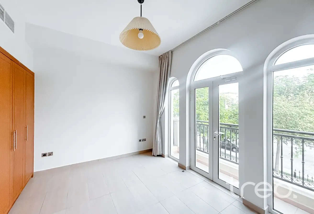 Corner Plot | Private Pool | Great Location