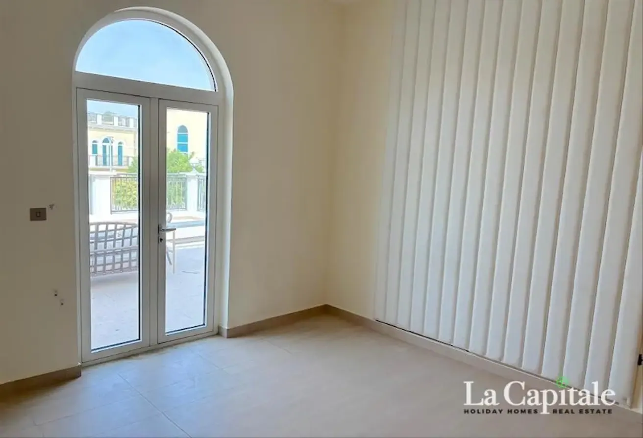 READY TO MOVE IN | HUGE LAYOUT | GREAT LOCAATION