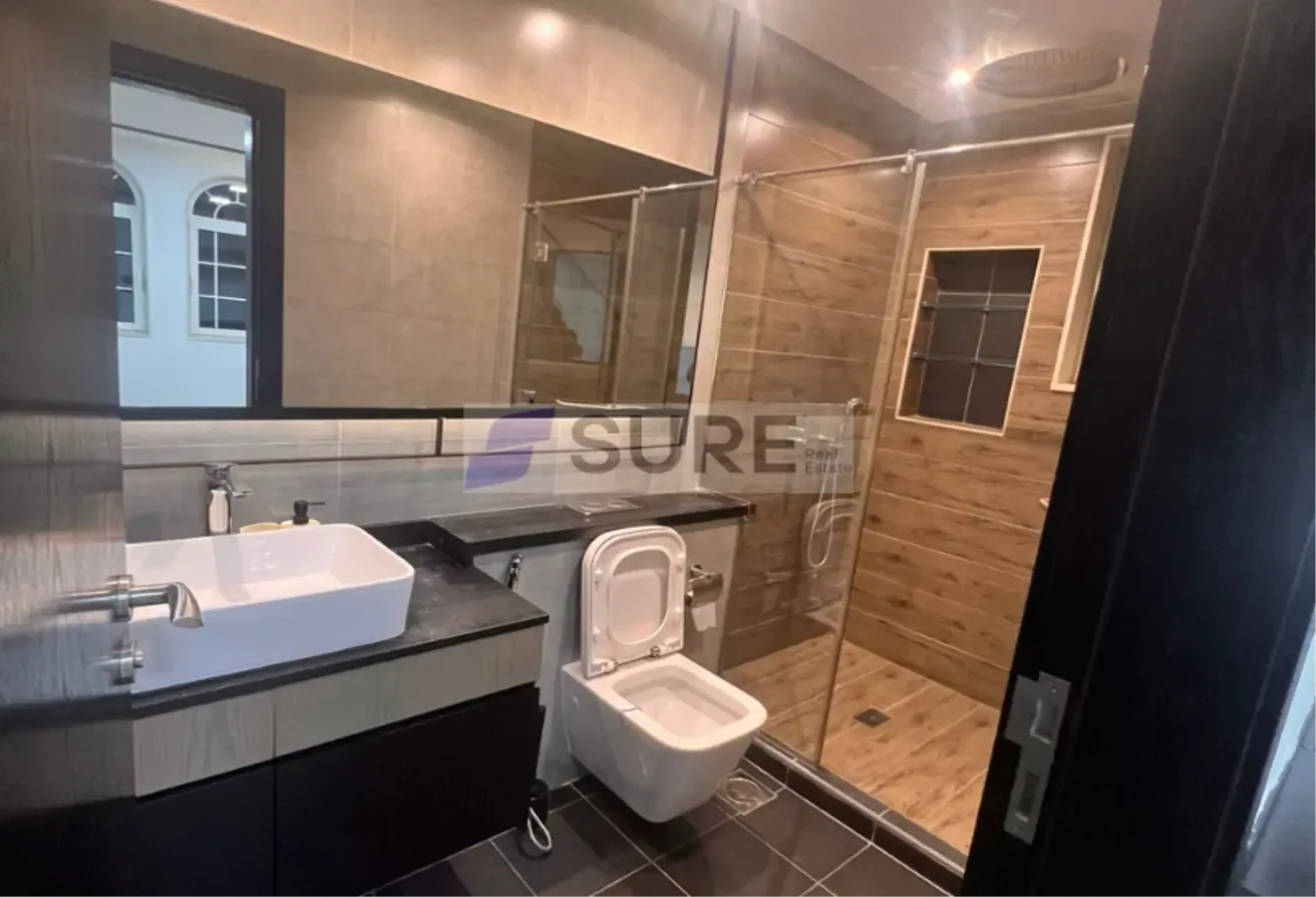 4 Bed Villa with Pool and Sauna available for Rent