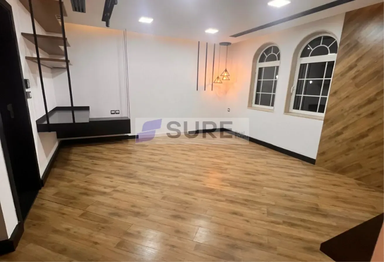 4 Bed Villa with Pool and Sauna available for Rent