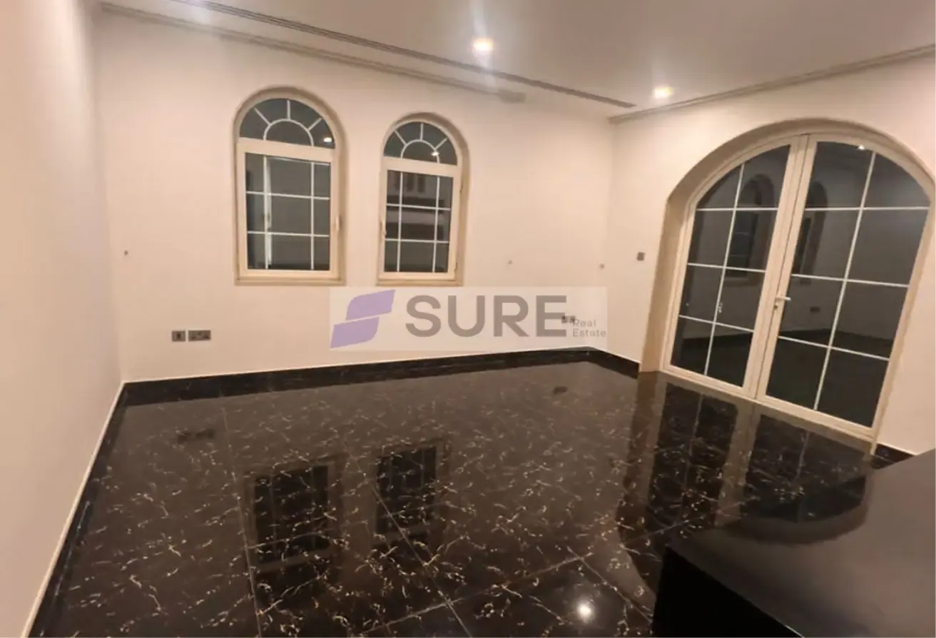 4 Bed Villa with Pool and Sauna available for Rent