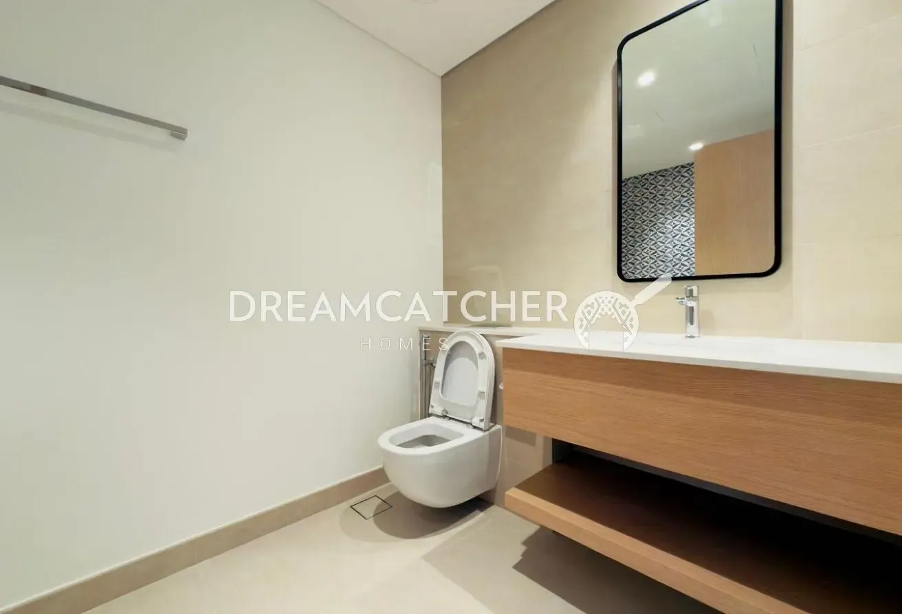 Up to 12 Cheques|Fully Upgraded|Full Marina View