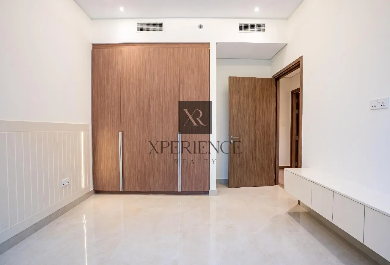 FULLY UPGRADED | MARINA VIEW | SPACIOUS LAYOUT