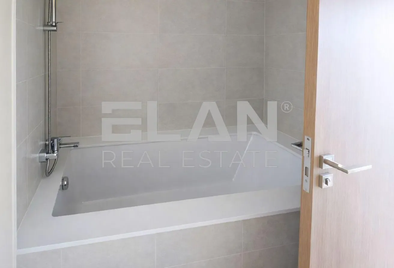 Spacious Layout | Bright Unit | Unfurnished