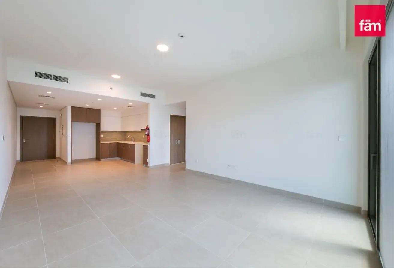 Vacant | Luxury | Hot Deal | Iconic Waterfront