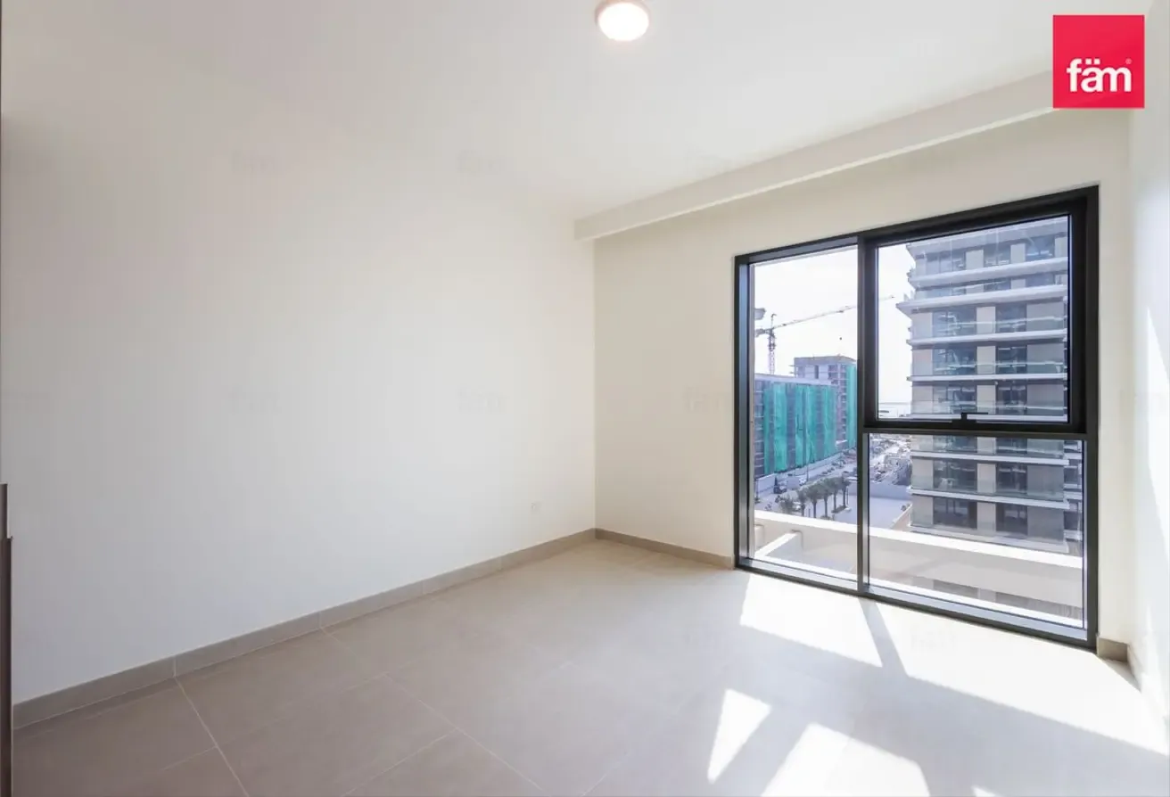 Vacant | Luxury | Hot Deal | Iconic Waterfront