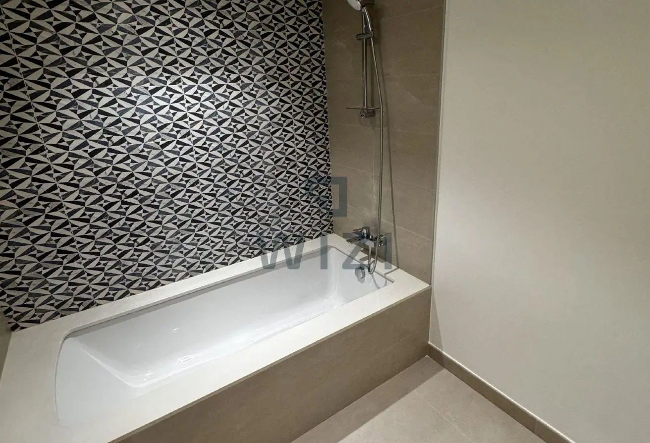 Spacious Layout | Partial Sea View | Mid Floor
