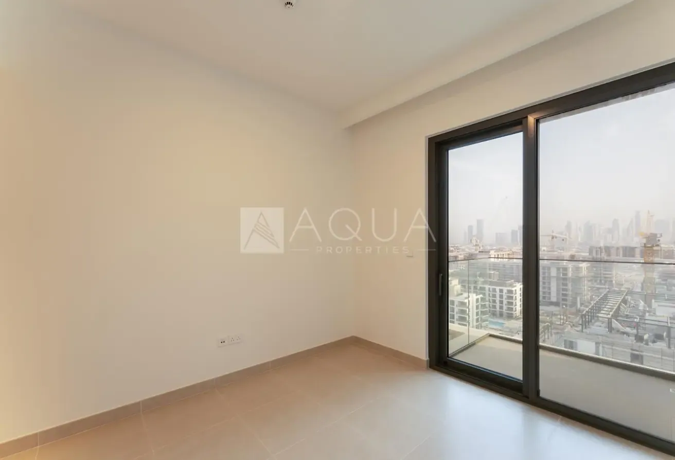 Burj Khalifa & Sea View l Beach Access