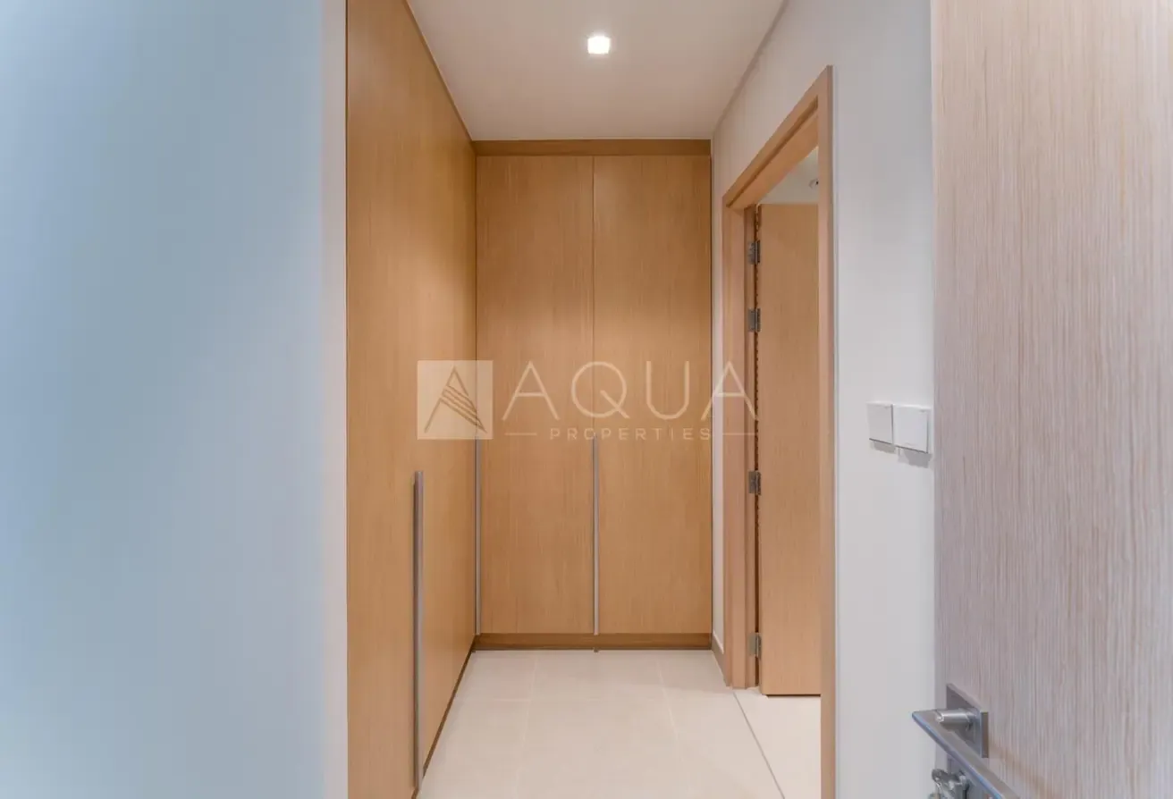 Burj Khalifa & Sea View l Beach Access