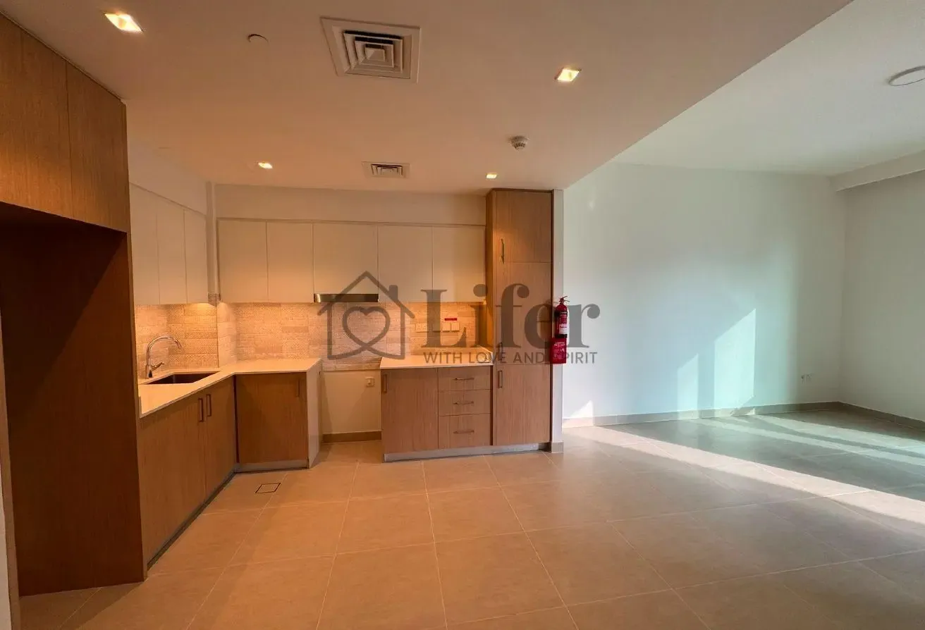 SPACIOUS 2 BHK I SEA VIEW I LOWER RENTAL