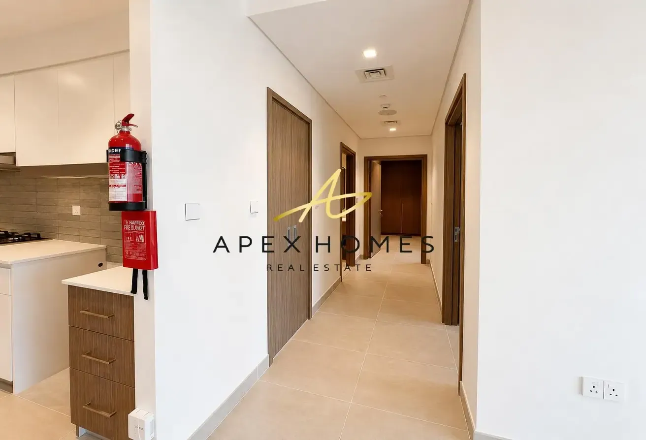 BRAND NEW | STUNNING VIEW | 6 CHEQUES