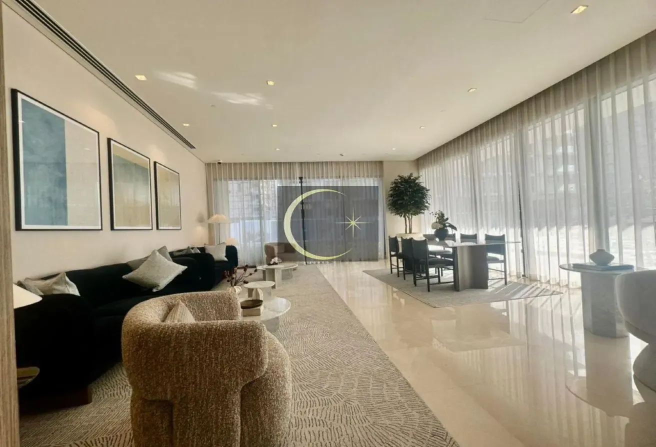Luxury 2BR | Burj Khalifa & Skyline View | Vacant
