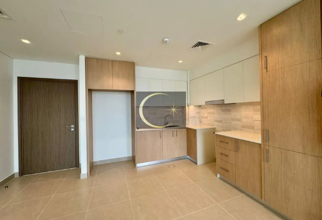 Luxury 2BR | Burj Khalifa & Skyline View | Vacant