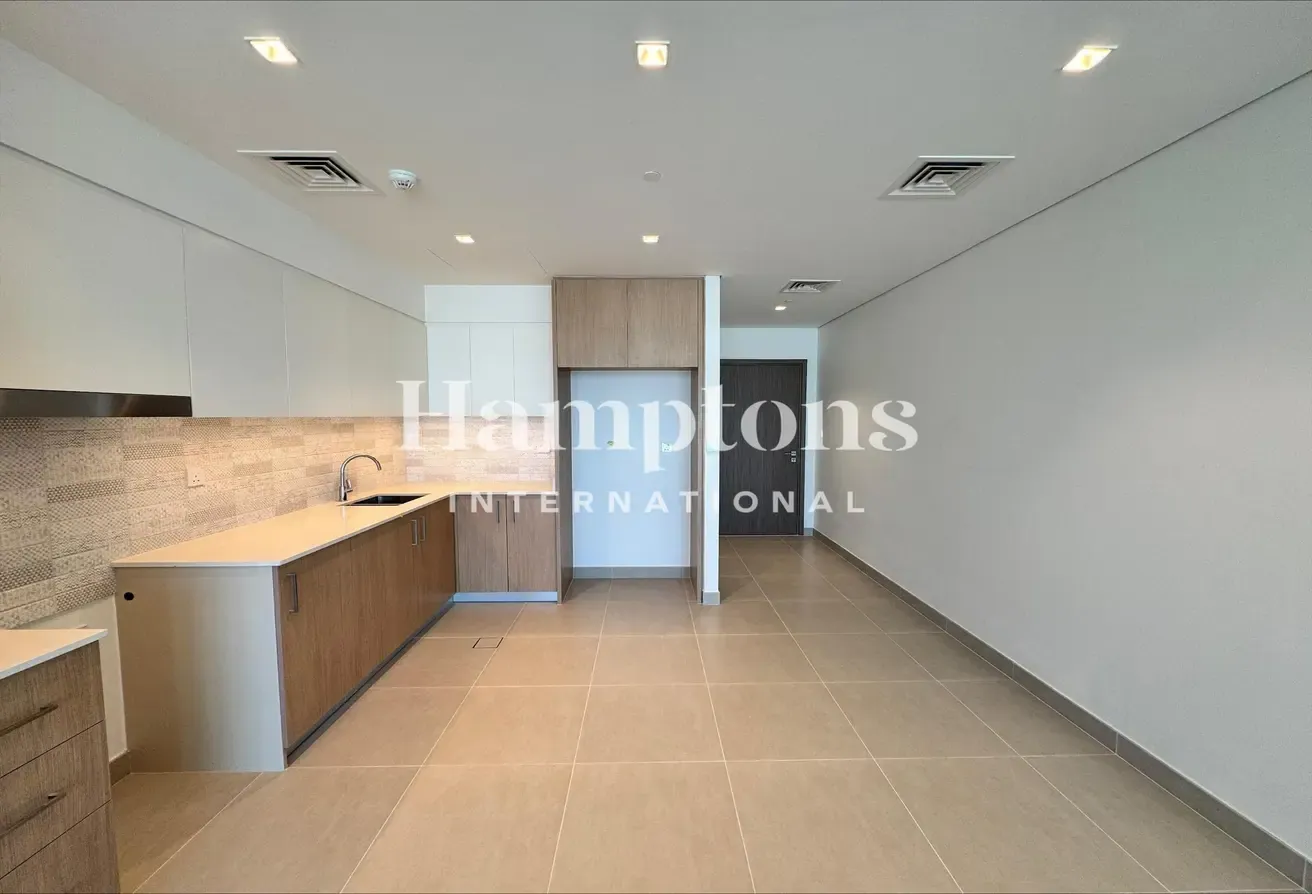Vastu | Sea | Open Mina Rashid RYM | Plus Laundry