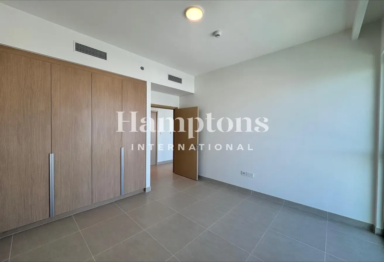 Vastu | Sea | Open Mina Rashid RYM | Plus Laundry