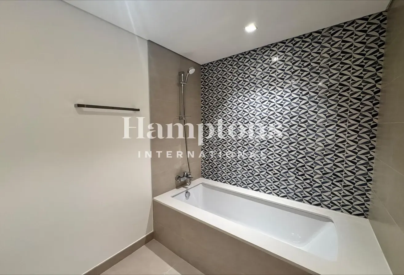 Vastu | Sea | Open Mina Rashid RYM | Plus Laundry