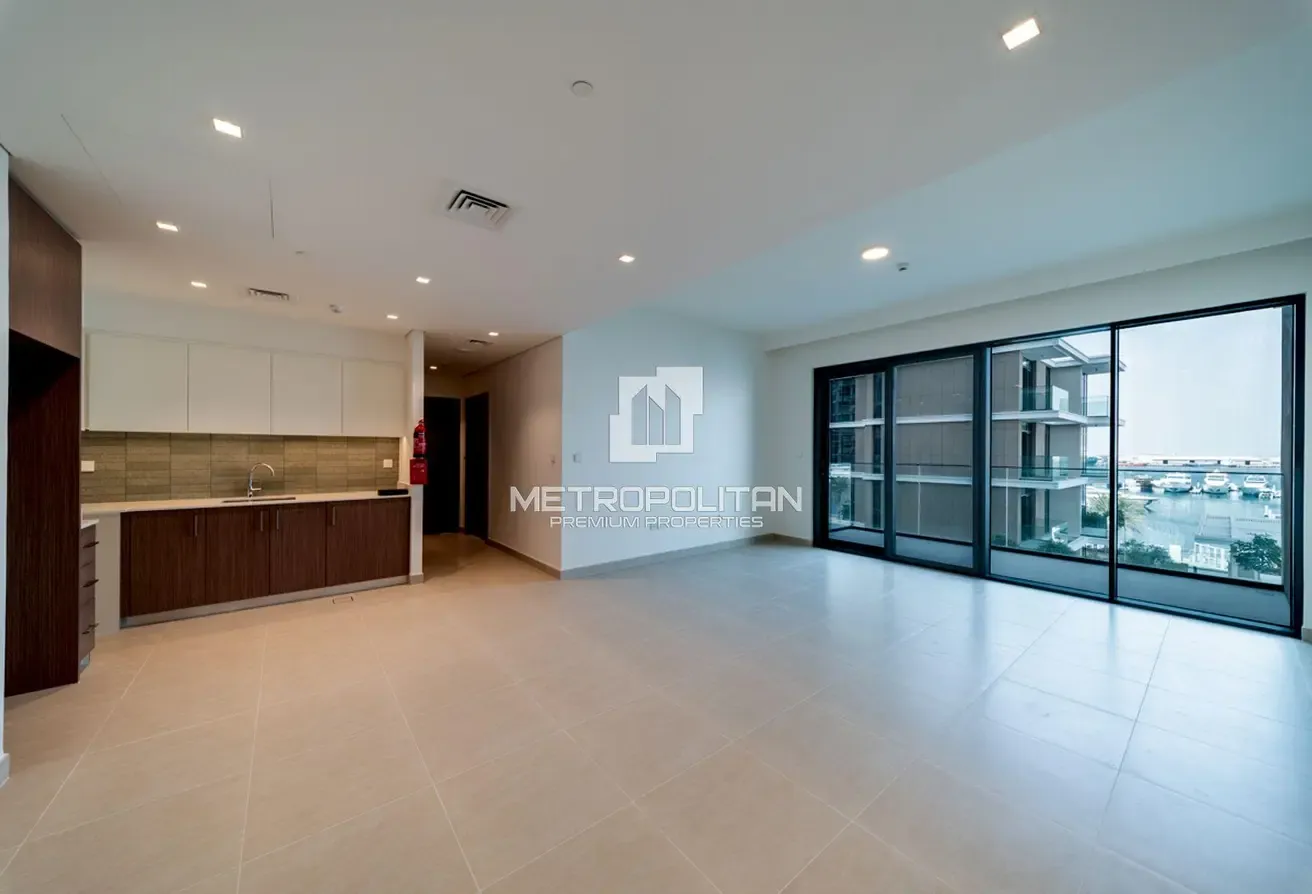 Premium Unit | Facing the Marina | Mid Floor