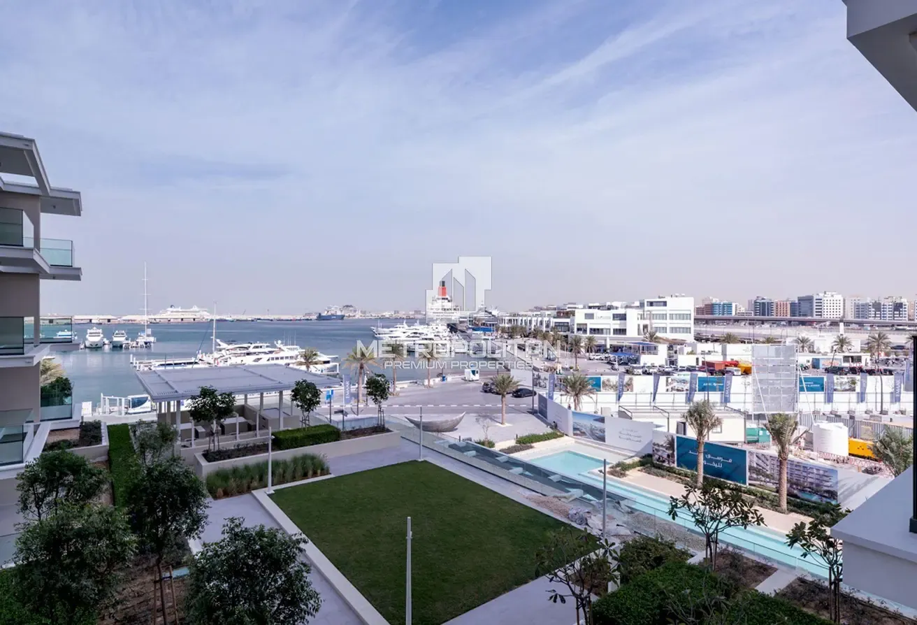 Premium Unit | Facing the Marina | Mid Floor