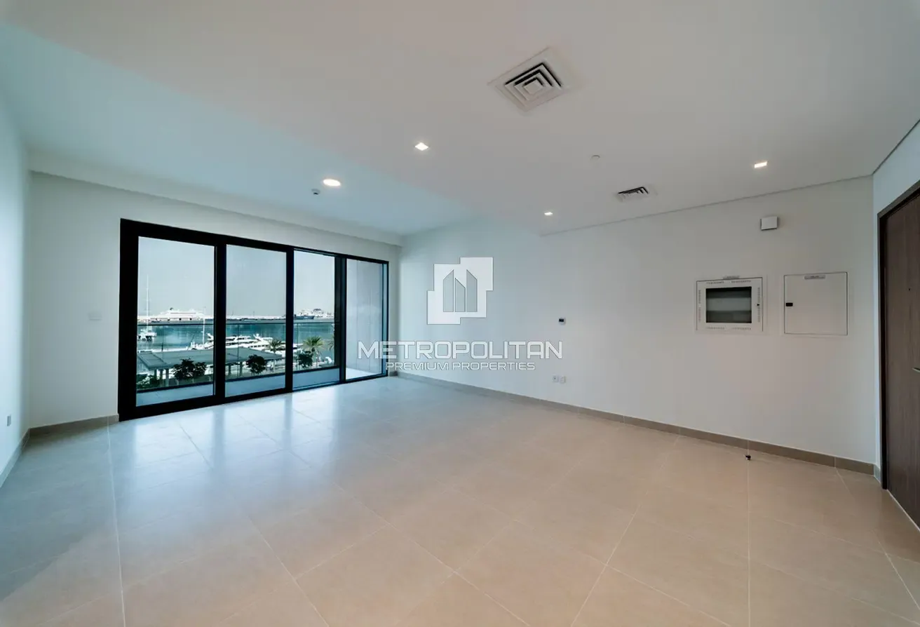 Premium Unit | Facing the Marina | Mid Floor