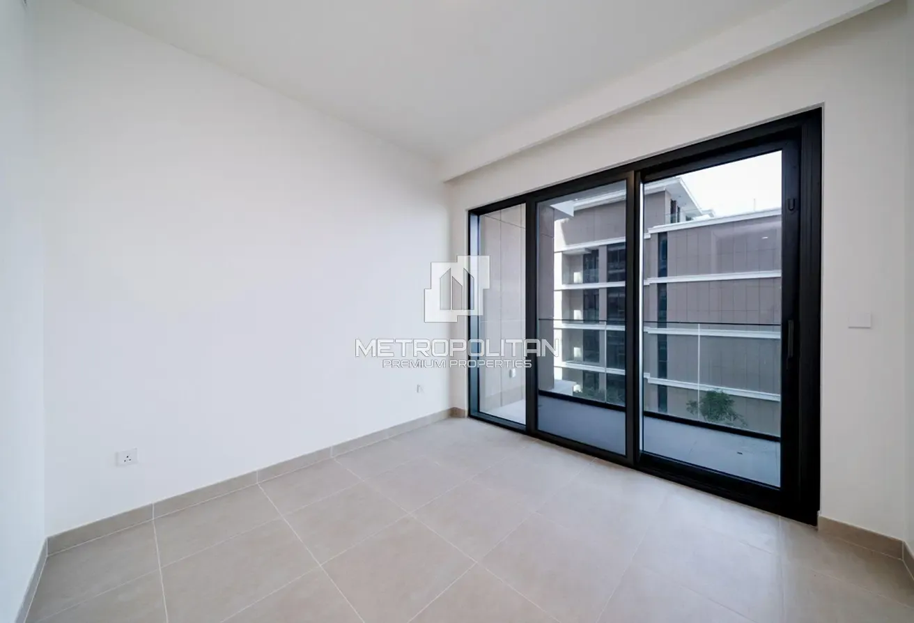 Premium Unit | Facing the Marina | Mid Floor