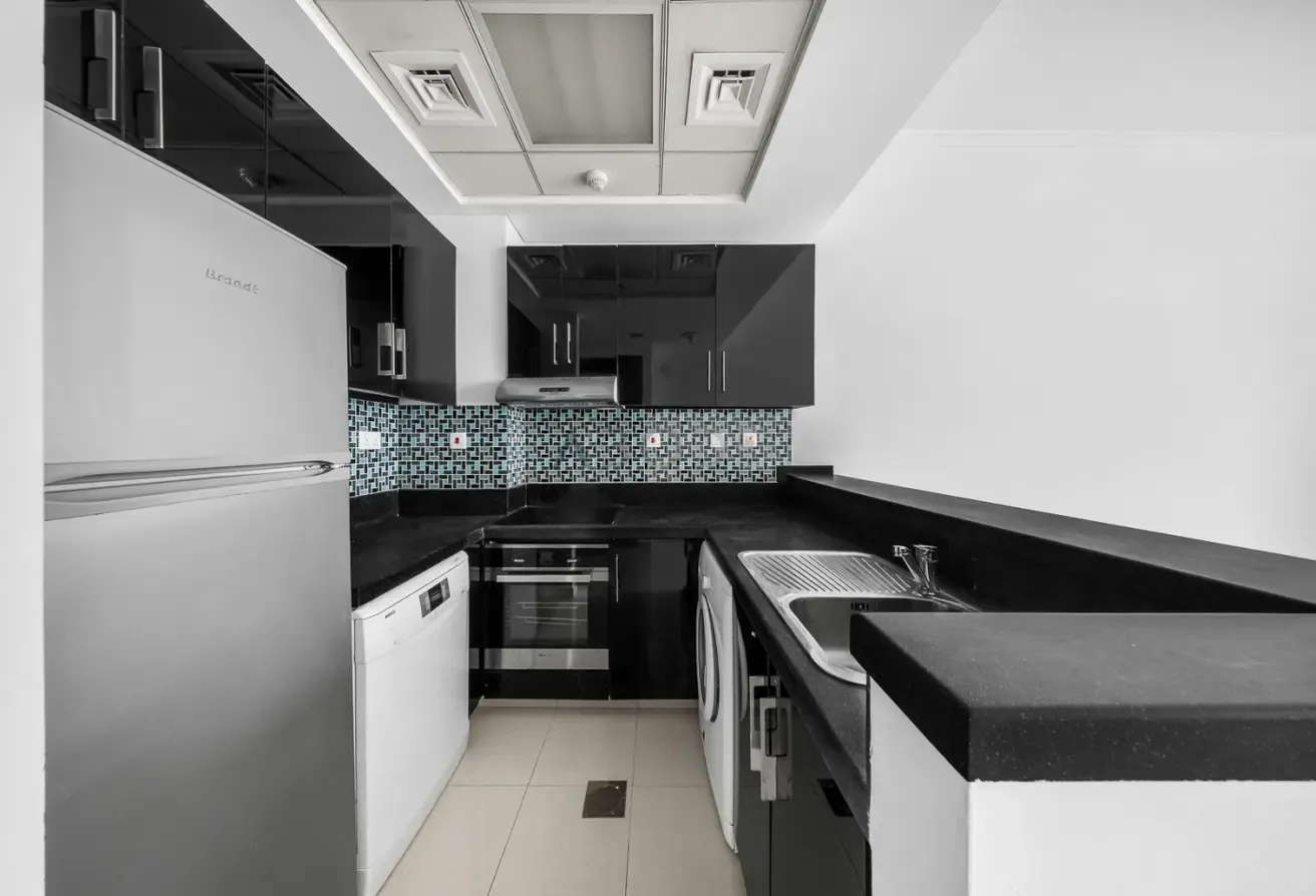 Studio | Marina View | High Floor | Botanica Tower