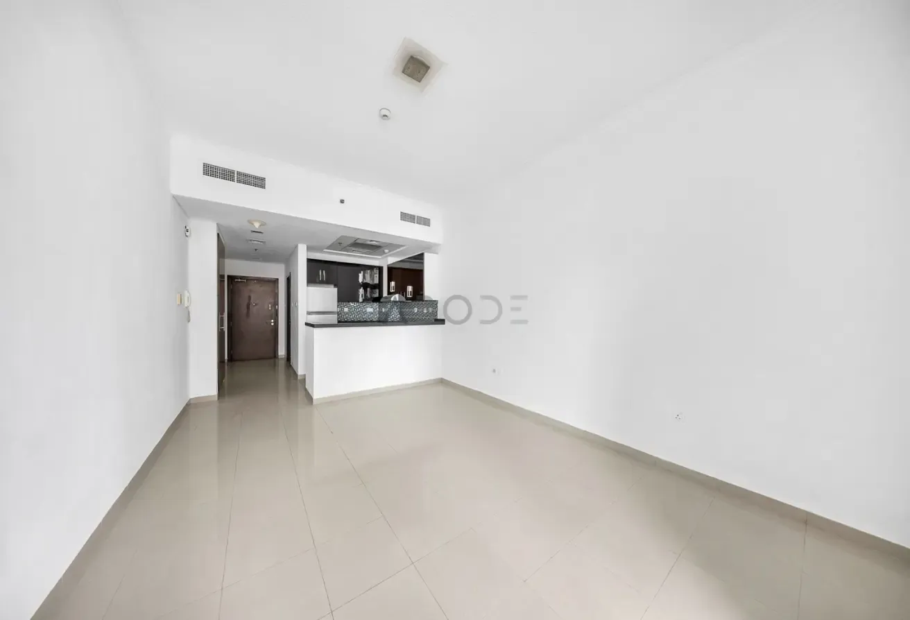 Studio | Marina View | High Floor | Botanica Tower