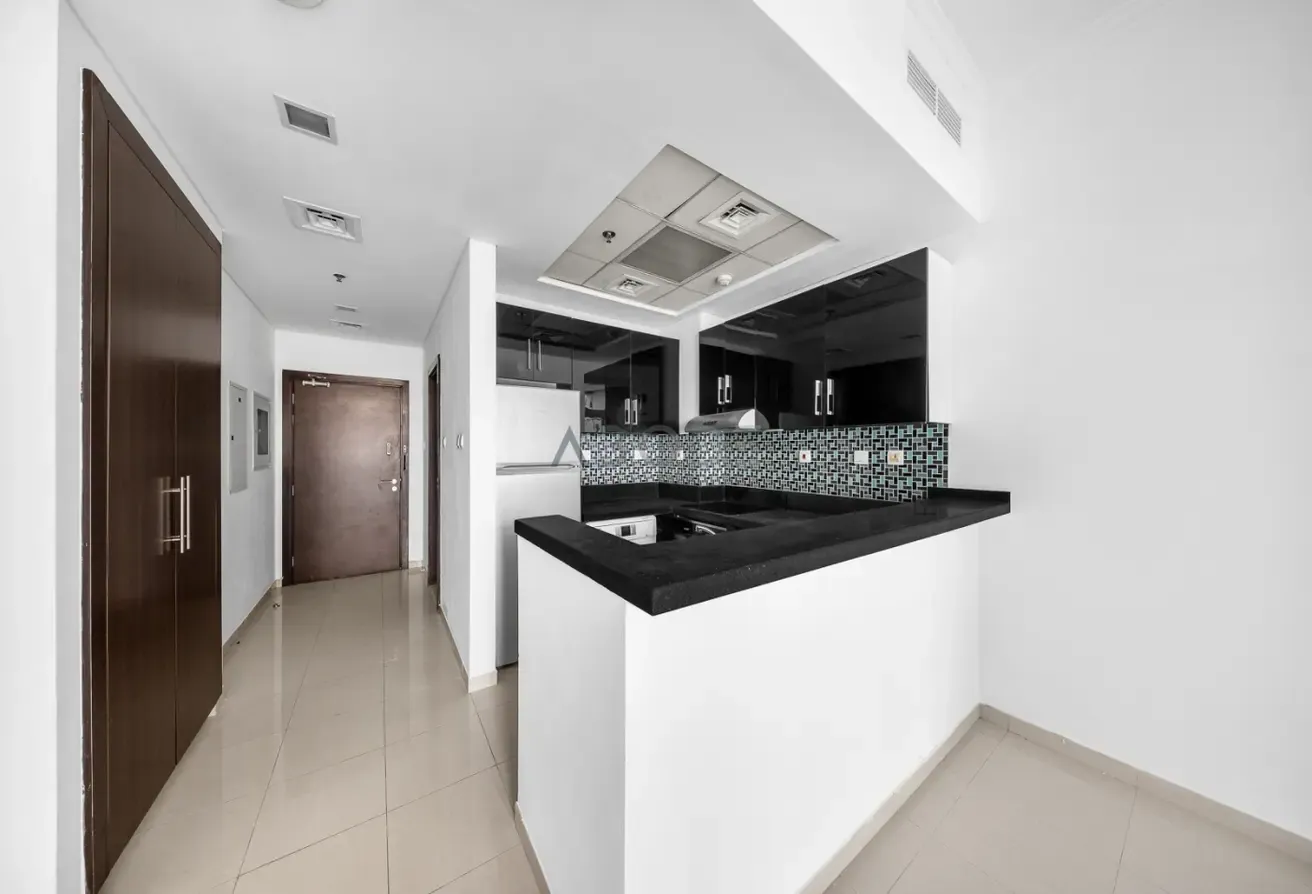 Studio | Marina View | High Floor | Botanica Tower