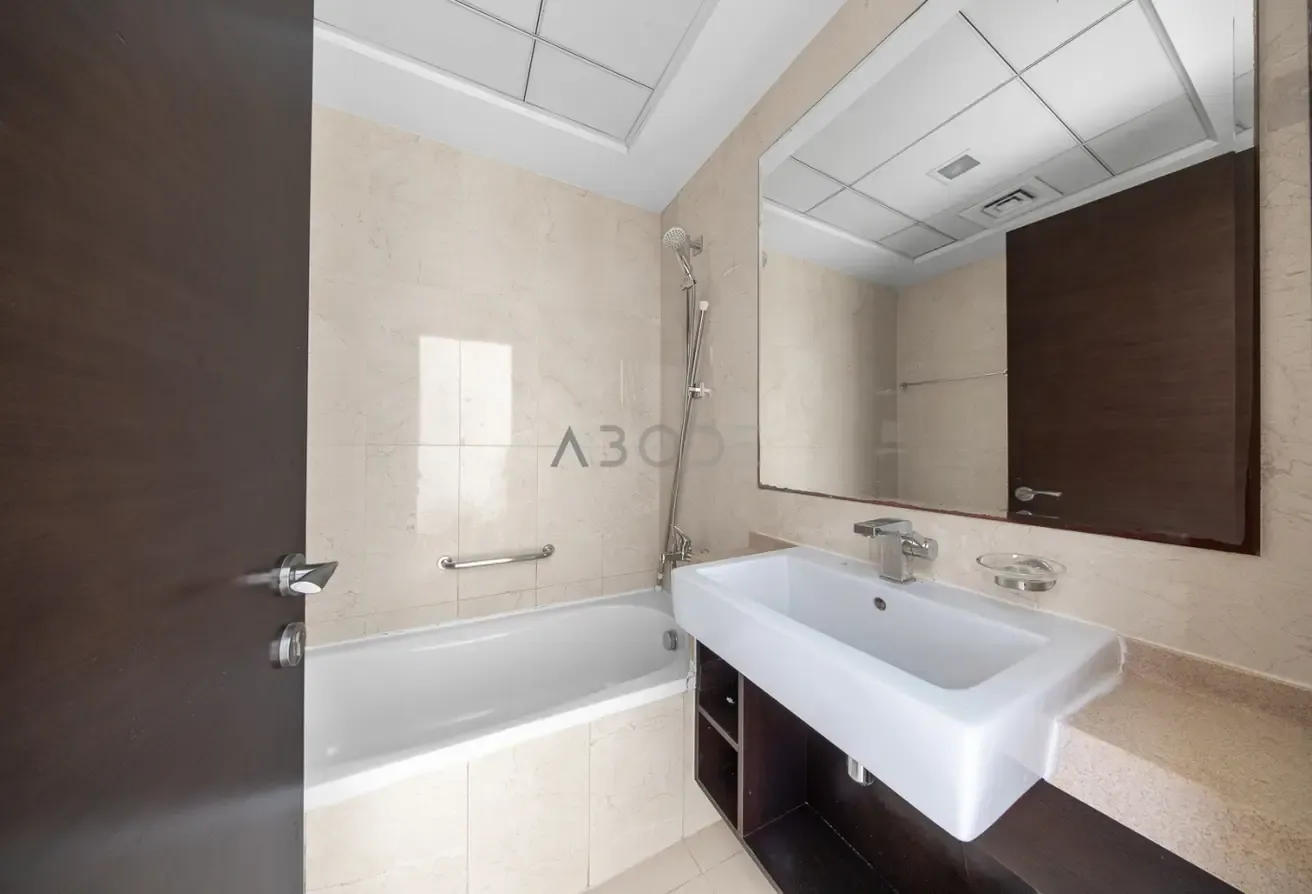 Studio | Marina View | High Floor | Botanica Tower