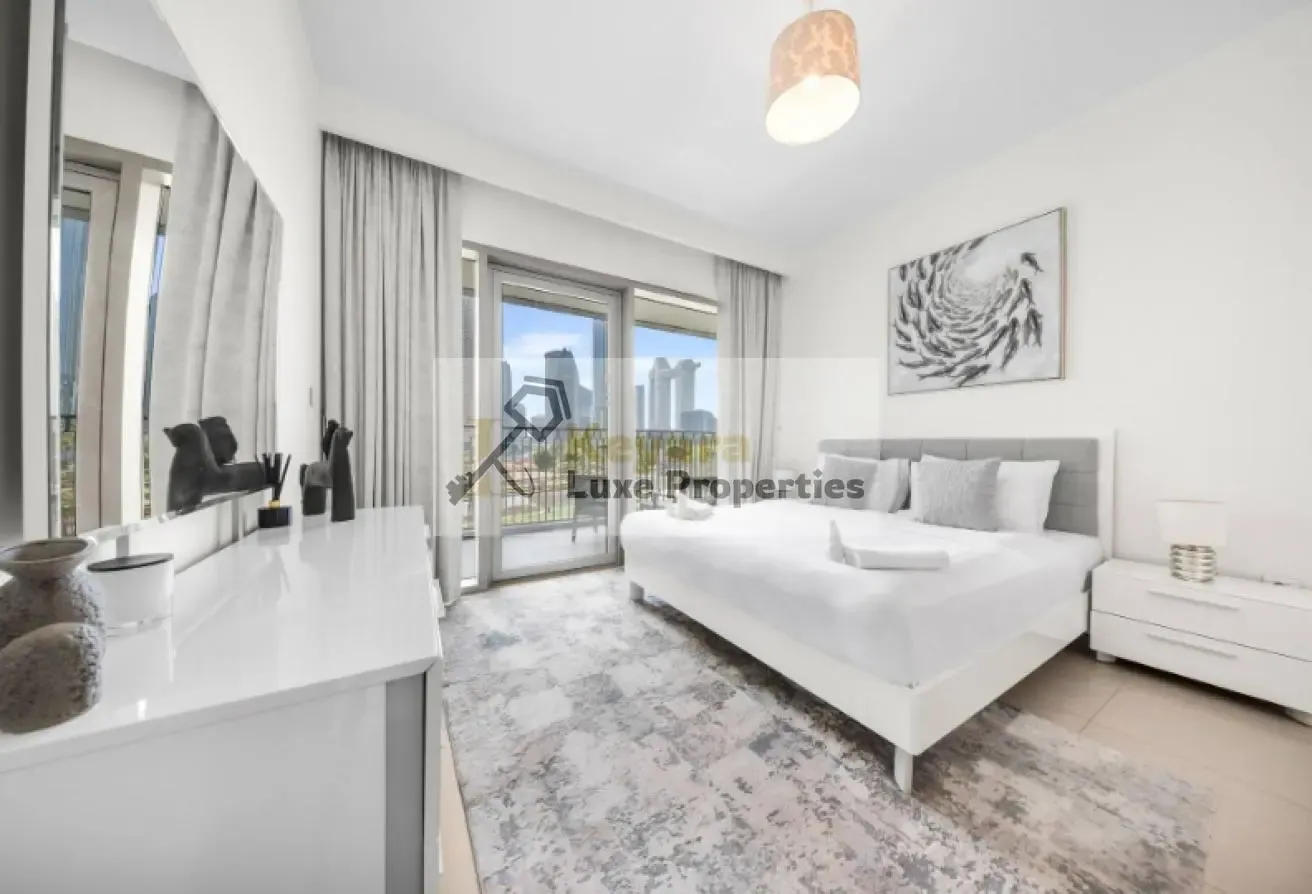 LUXURY LIVING | BURJ KHALIFA VIEW | VACANT