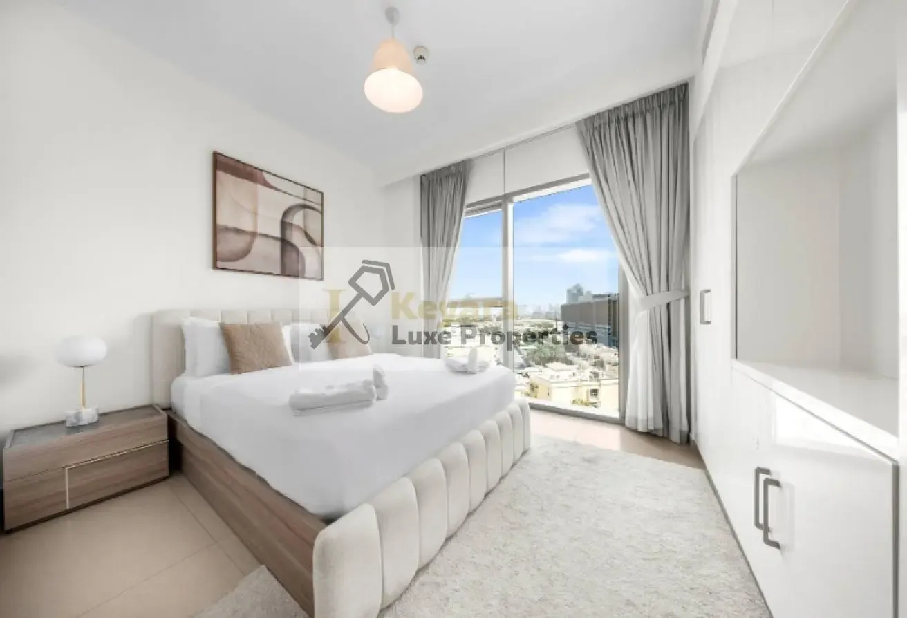 LUXURY LIVING | BURJ KHALIFA VIEW | VACANT