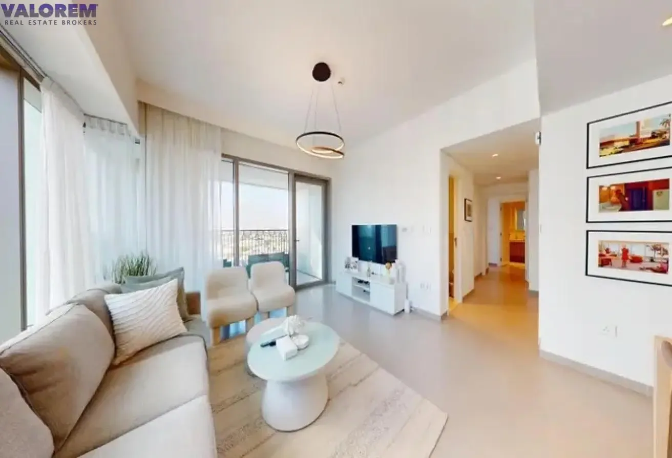 Cozy Apartment| Corner Unit | Fully Furnished