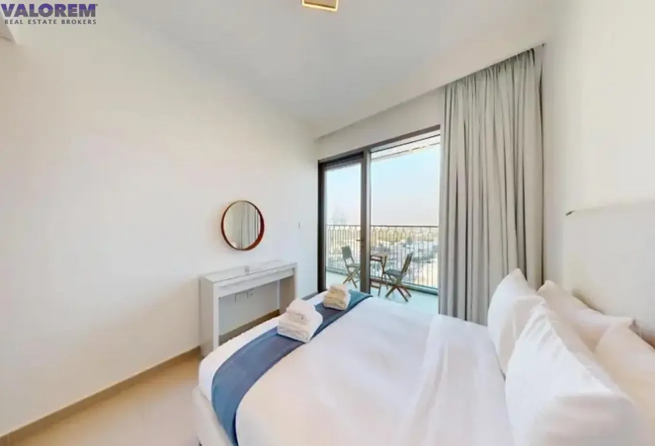 Cozy Apartment| Corner Unit | Fully Furnished