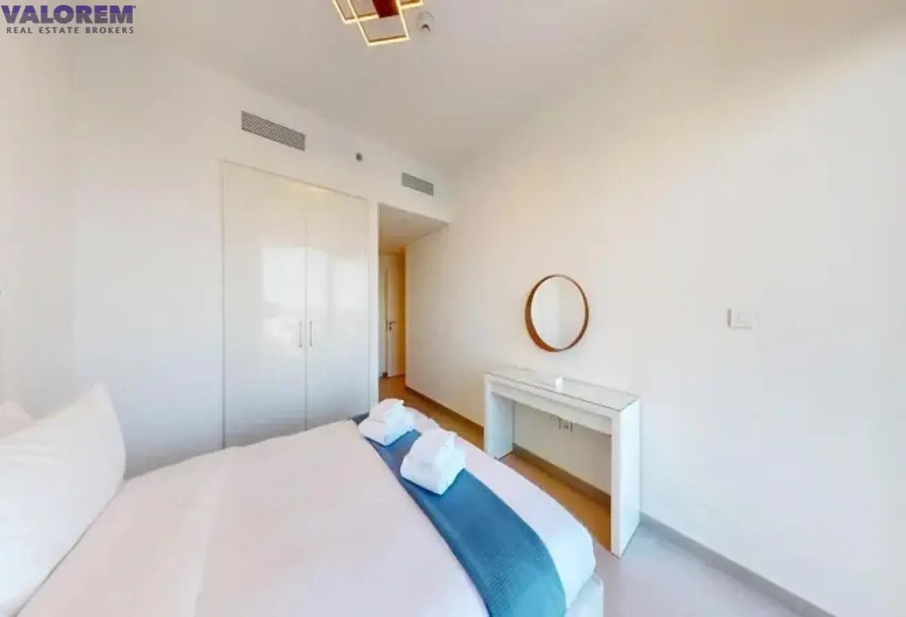 Cozy Apartment| Corner Unit | Fully Furnished